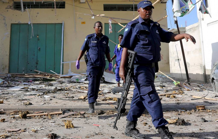 В Сомали на стадионе при подрыве террориста-смертника погибли 10 человек