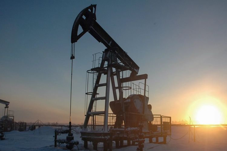 Цена азербайджанской нефти приближается к 53 долларам
