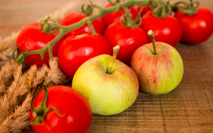 Россельхознадзор дал добро на поставку помидоров и яблок из Азербайджана
