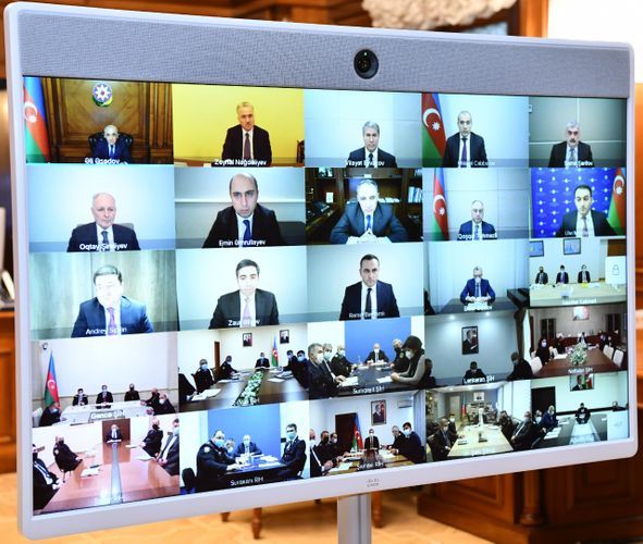 Оперштаб Азербайджана обсудил усиление контроля над выполнением требований особого карантина
