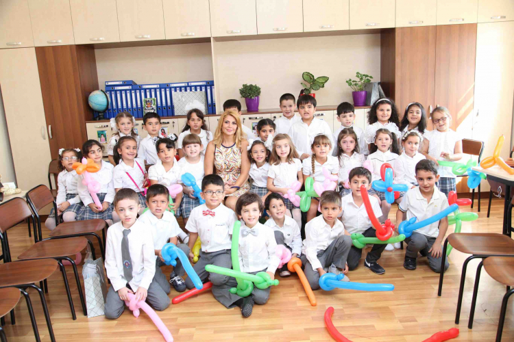 В четырех бакинских школах действуют ресурсные центры английского языка