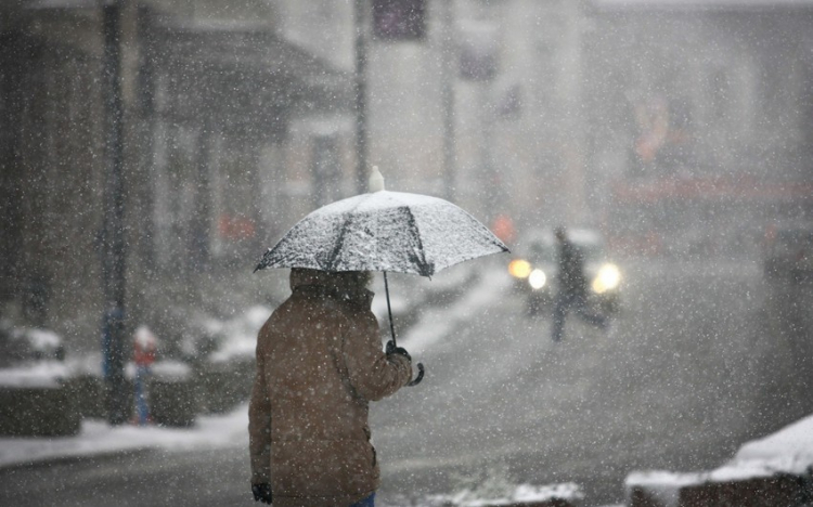 Завтра в Баку интенсивные дожди и мокрый снег