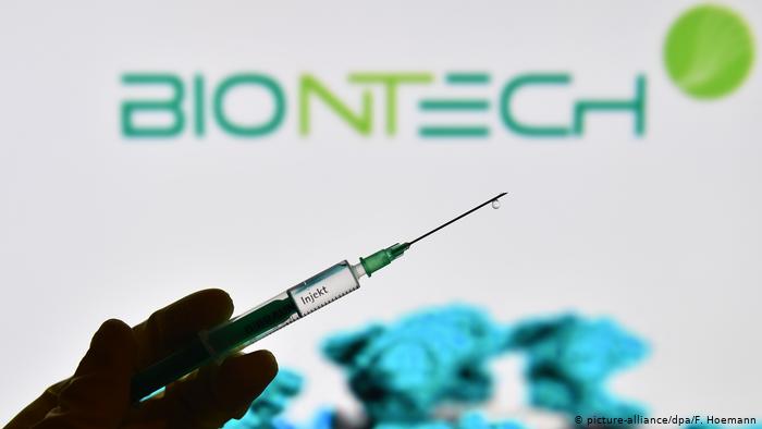 Во Франции одобрили использование вакцины от коронавируса Pfizer/BioNTech
