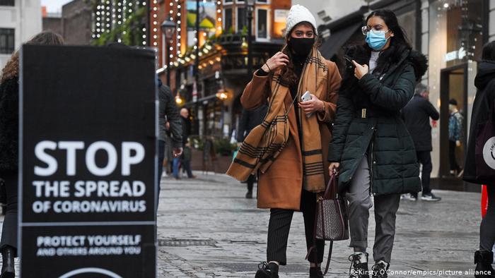 Британия ужесточает ограничения из-за распространения нового штамма коронавируса