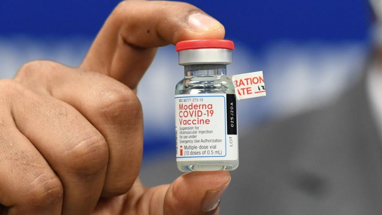 В США выявили случай острой аллергической реакции на вакцину от Moderna
