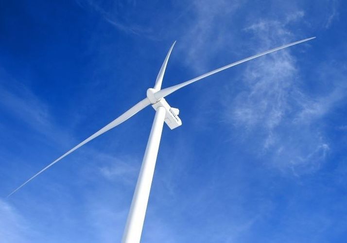 Азербайджан подписал с компанией Саудовской Аравии три контракта на строительство ветряной электростанции
