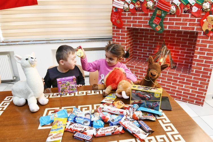 Фонд Гейдара Алиева отправил новогодние подарки детским домам и школам-интернатам
