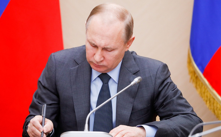 Путин снял с должностей четырех генералов МВД и МЧС
