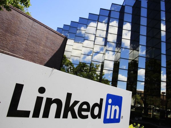 Глава соцсети LinkedIn подал в отставку
