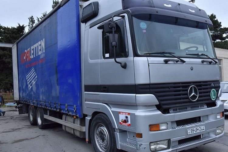 Азербайджан отправил в Китай помощь для борьбы с коронавирусом
