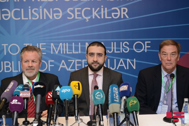 Наблюдатели из США оценили выборы в Азербайджане - ФОТО