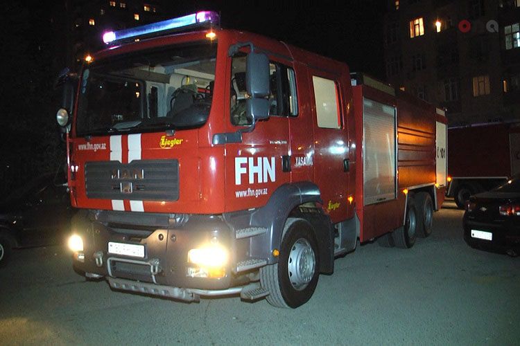 В результате пожара в Шамкире погиб 1 человек, 2 тяжело пострадали 