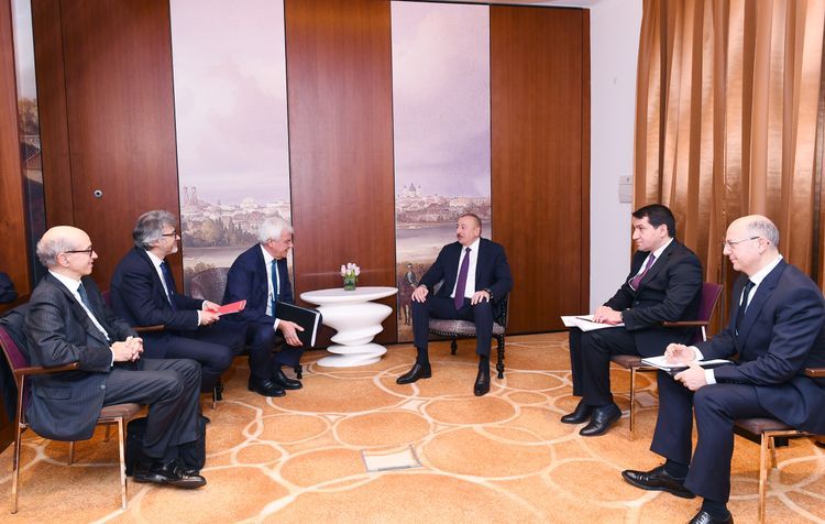 Ильхам Алиев встретился с генеральным директором компании «Leonardo»
