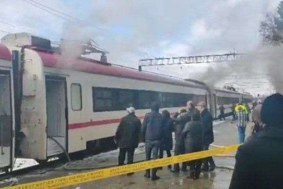 В Грузии горит пассажирский поезд: идет эвакуация - ВИДЕО