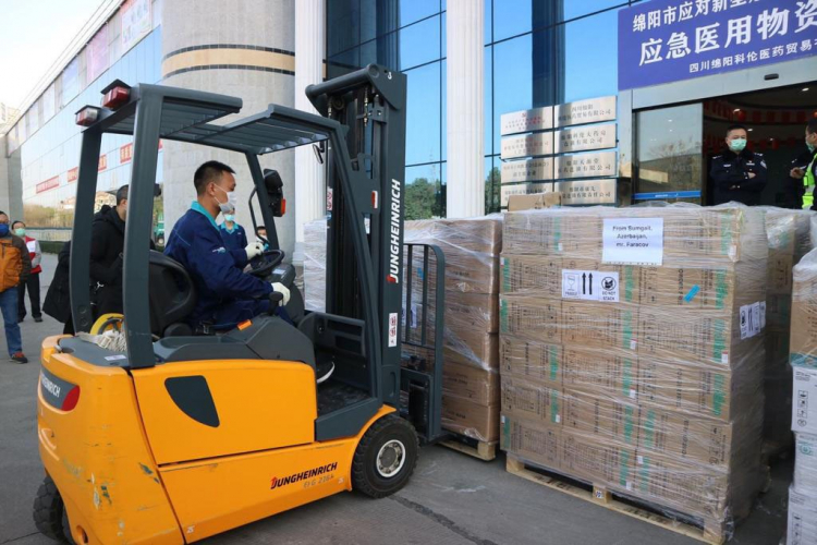 Помощь Азербайджана доставлена в эпицентр распространения коронавируса в Китае - ФОТО