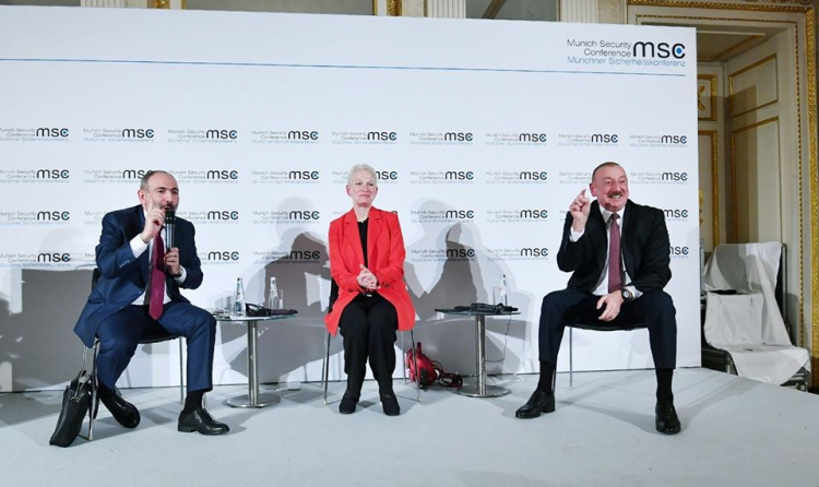 Карабах- это Азербайджан, а Крым — это Украина!