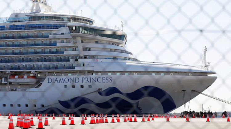 Лайнер Diamond Princess в Японии покинули 274 человека
