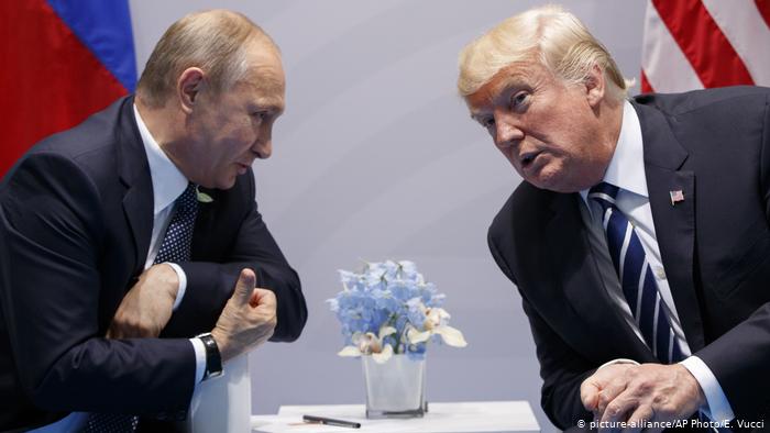 NYT: разведка в США считает, что РФ вновь помогает Трампу на выборах