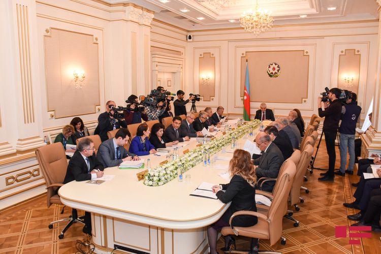 Началось очередное заседание ЦИК Азербайджана