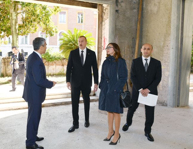 Ильхам Алиев ознакомился в Риме со зданием, предназначенным для Центра азербайджанской культуры  - ФОТО