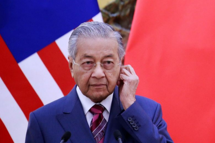 Пожилой премьер Малайзии удостоен права решать, когда покинуть пост