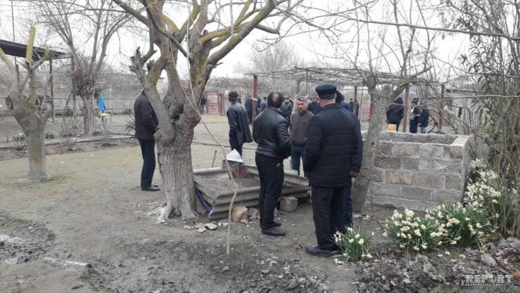 Тело матери нашли в колодце, ребенка - в доме - УЖАС В КЮРДЕМИРЕ