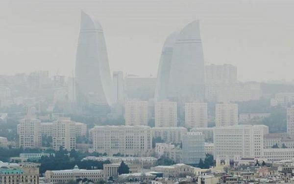 В МЭПР назвали причину образования густого тумана в Баку
