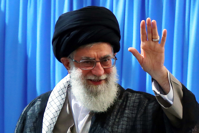 Али Хаменеи назвал удары США по иракскому ополчению "мерзостью"
