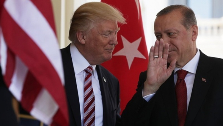 Трамп: Иностранное вмешательство осложнит ситуацию в Ливии