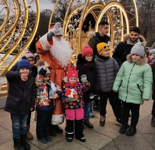 АМОР организовала новогоднюю елку в Москве - ФОТО