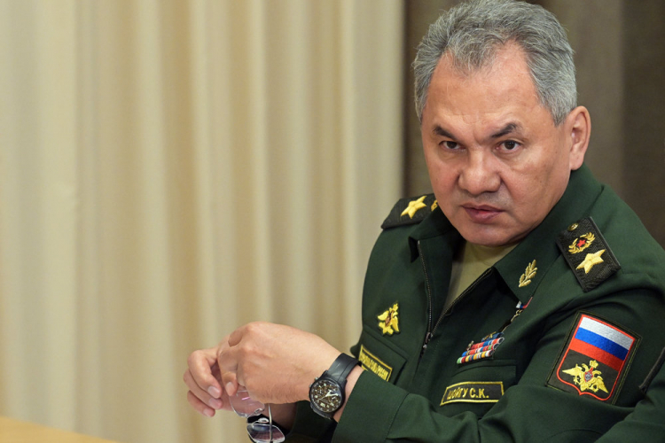 Министр обороны РФ обсудил с главой Генштаба ВС Ирана ситуацию в регионе