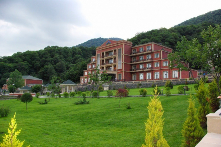 Один из известных отелей в Азербайджане временно приостановит свою деятельность