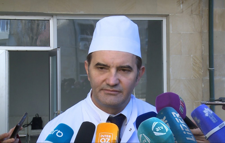 Известный азербайджанский врач уехал на лечение за рубеж

