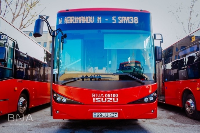 Еще одна маршрутная линия автобусов в Баку переходит на карточную систему
