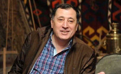 Баба Везироглу награжден орденом «Шохрат»