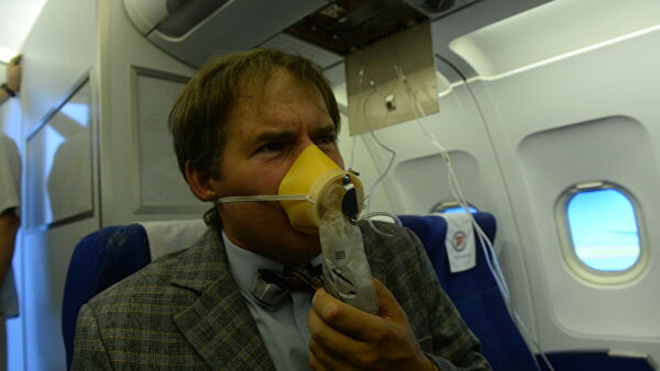 Эксперты раскрыли правду о кислородных масках в самолете