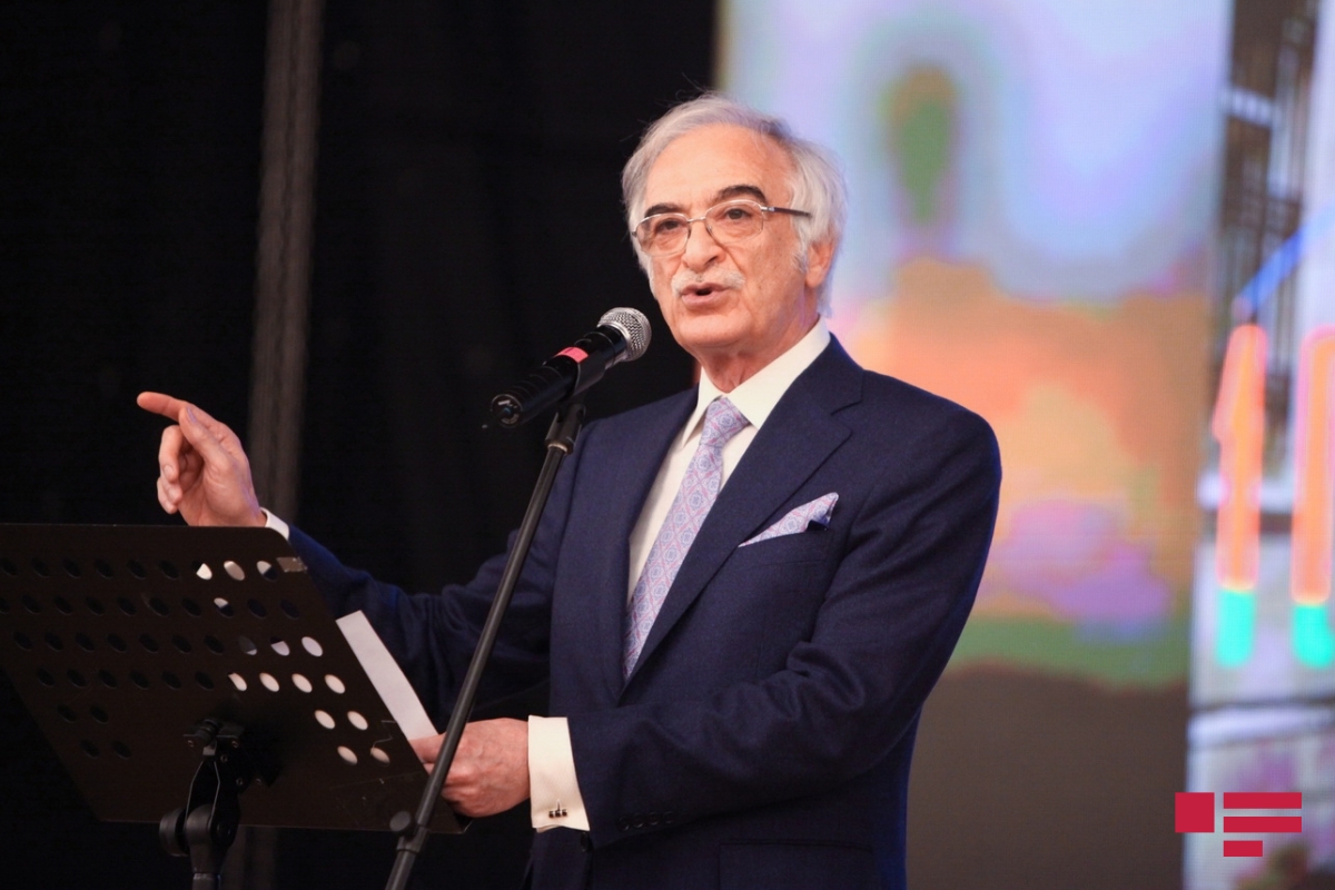 В Азербайджане торжественно отметят юбилей Полада Бюльбюльоглу