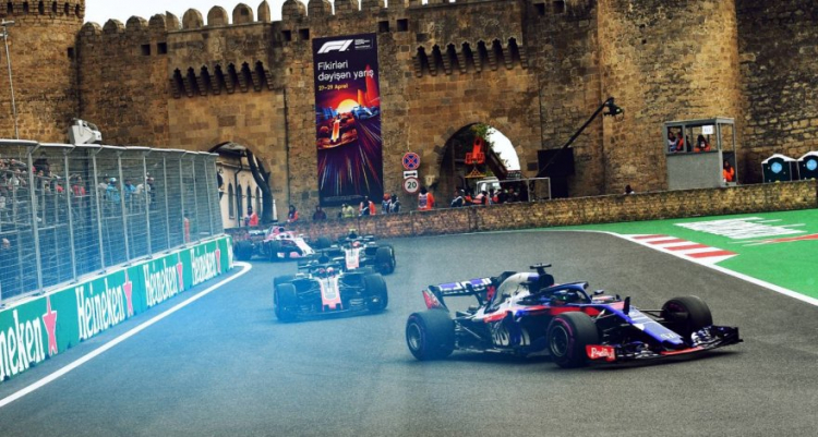 На гонках "Формулы-1" в Баку может увеличиться количество трибун
