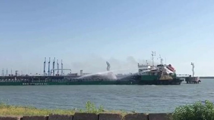 В Махачкале произошел пожар на иранском сухогрузе
