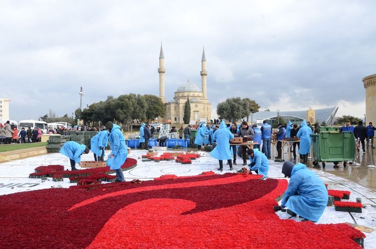 На Аллее шехидов начались подготовительные работы в связи с годовщиной трагедии 20 Января - ФОТО