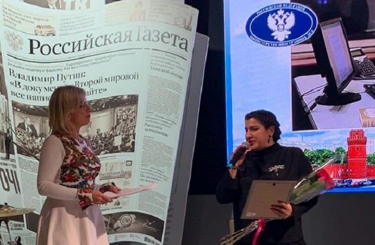 Журналистка Саадат Кадырова получила награду в сфере медиа в России - ФОТО