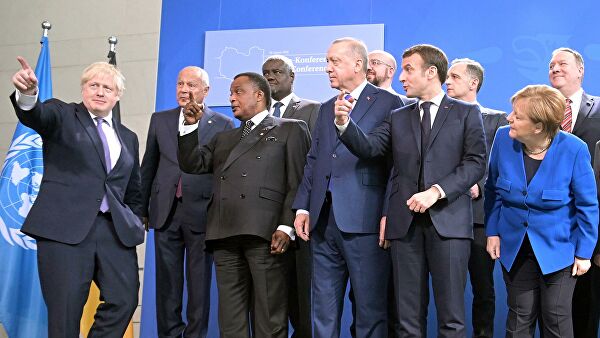 Макрон и Меркель «потеряли» Путина на саммите в Берлине - ВИДЕО