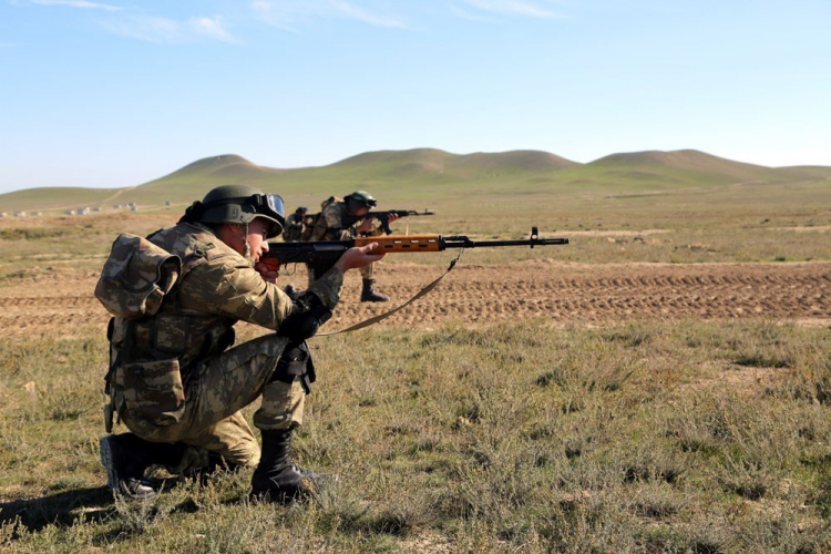 ВС Армении нарушили перемирие в различных направлениях фронта
