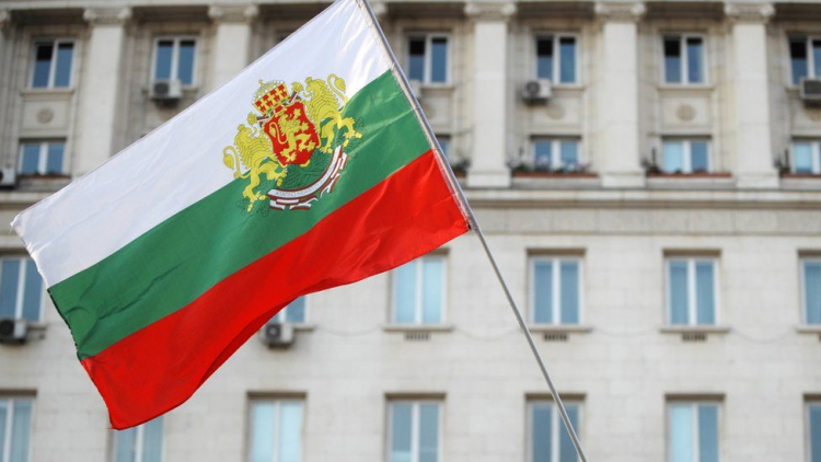 Болгария объявила двух российских дипломатов персонами нон грата
