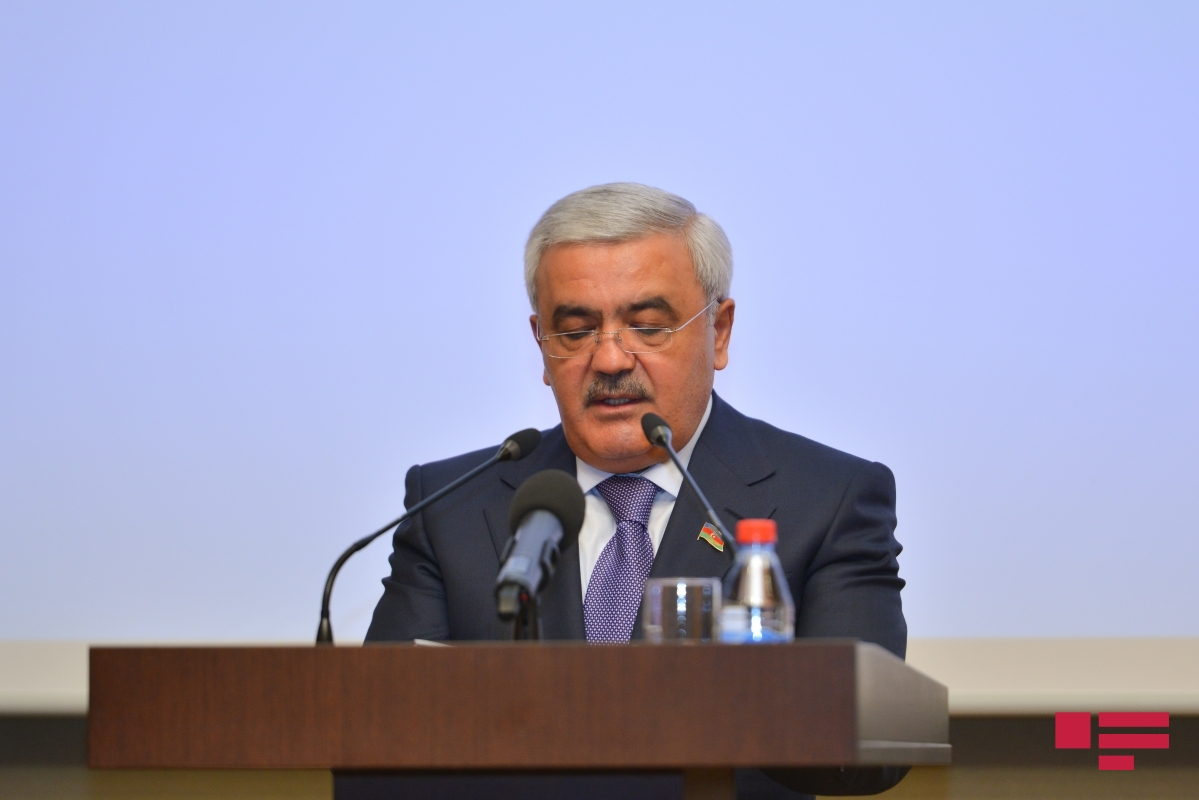 Ровнаг Абдуллаев переизбран на пост президента АФФА