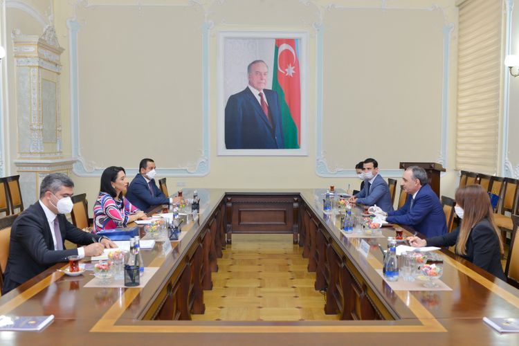Генеральный прокурор Азербайджана встретился с омбудсменом