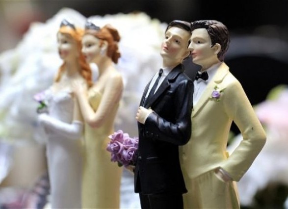 В Черногории легализовали однополые браки

