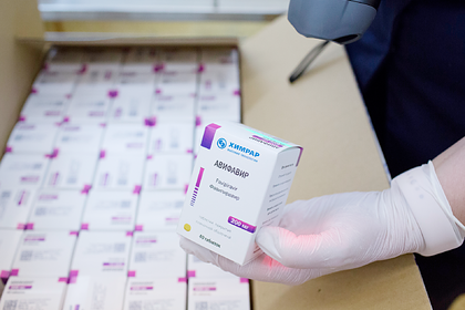 Россия начала продавать препарат для лечения коронавируса
