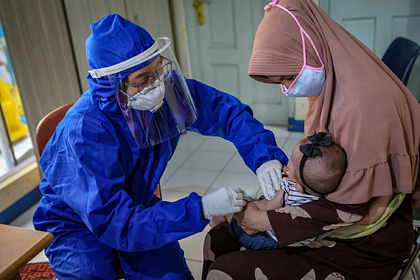 В Индонезии за сутки от коронавируса умерло рекордное число человек
