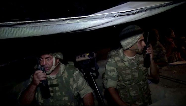 В воинских частях Азербайджана в прифронтовой зоне проведены учения в ночное время
 - ВИДЕО